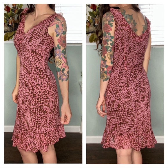 Maggy London Dresses & Skirts - Maggy London Petites Silk Dress in size 10